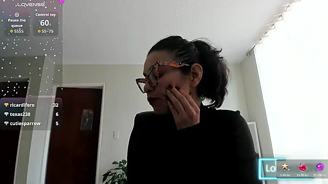 paulinabarnett- online show from June 30, 6:51 pm