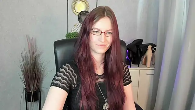 emmaxDelight online show from June 8, 5:19 am