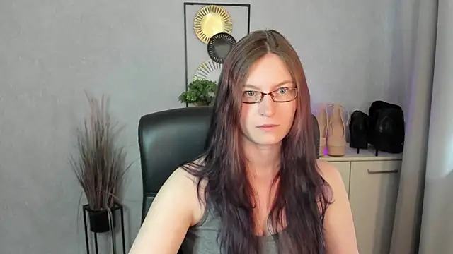 emmaxDelight online show from July 23, 5:26 am