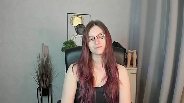 emmaxDelight online show from April 22, 5:37 am