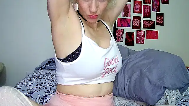 Cute femme online show from July 2, 4:18 am
