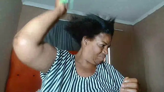 tinagiant online show from December 19, 3:54 am