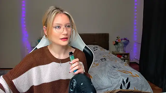 DearLia online show from September 28, 8:14 pm