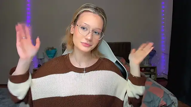 DearLia online show from September 12, 9:11 pm