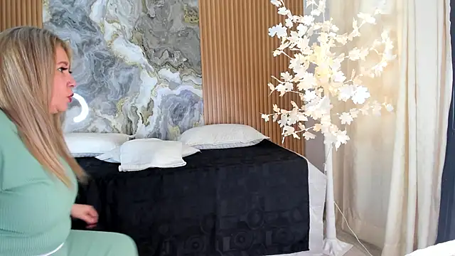 Danna topless online show from April 27, 12:13 pm