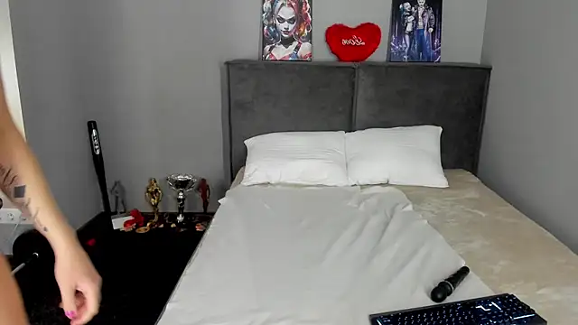 MuscleXXXBarbie online show from April 26, 1:42 pm