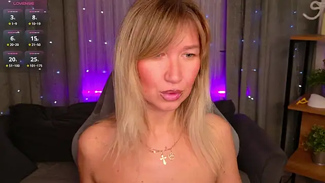 MilaBott online show from April 20, 7:06 pm