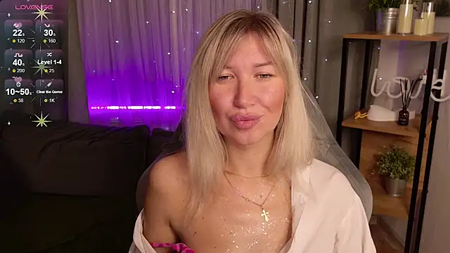 Snapshot of MilaBott chatting on October 14, 8:55 pm MilaBott online show from October 14, 8:55 pm
