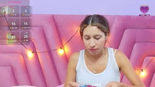 Beautifulskinny18 online show from February 19, 7:35 pm