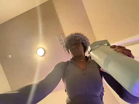 wynterheat online show from February 18, 10:47 am