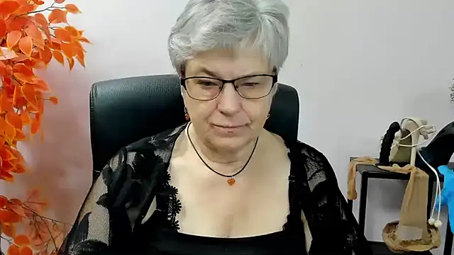 Snapshot of IrisDream chatting on September 25, 6:34 am IrisDream online show from September 25, 6:34 am