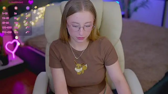 SilverrMoon online show from October 21, 7:40 pm