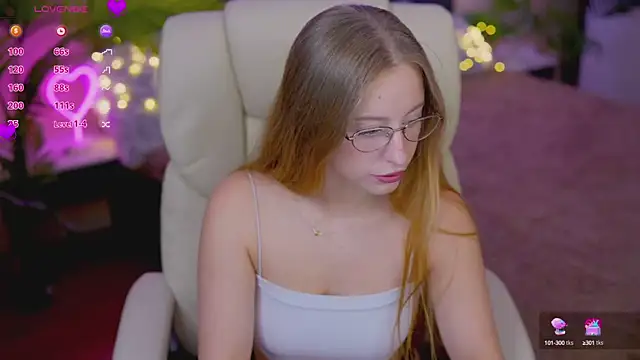 SilverrMoon online show from October 9, 1:37 pm