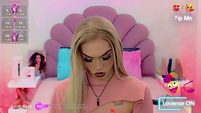 Snapshot of briana_sex32 chatting on September 21, 6:28 pm briana sex32 online show from September 21, 6:28 pm
