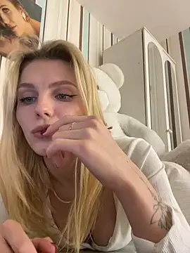 Liya my online show from February 5, 9:18 pm