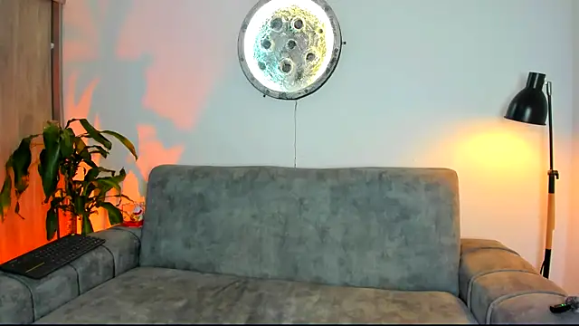 kendal scott1 online show from April 23, 10:34 pm