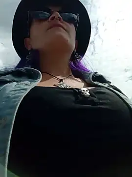 sophie banger online show from November 17, 6:41 pm