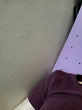 Drewpackn8 online show from April 23, 8:44 am