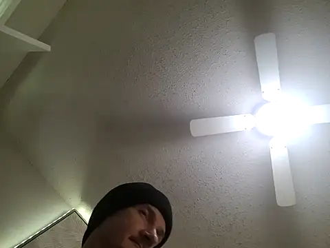 Drewpackn8 online show from April 23, 3:47 pm