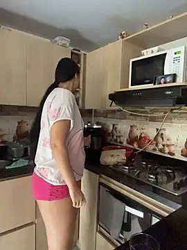 karla nill online show from April 20, 6:00 pm