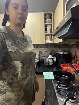 karla nill online show from April 24, 8:55 pm