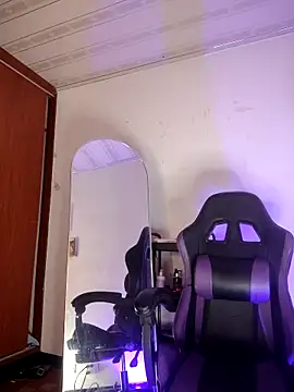 LaurenWelly  online show from April 23, 12:29 pm