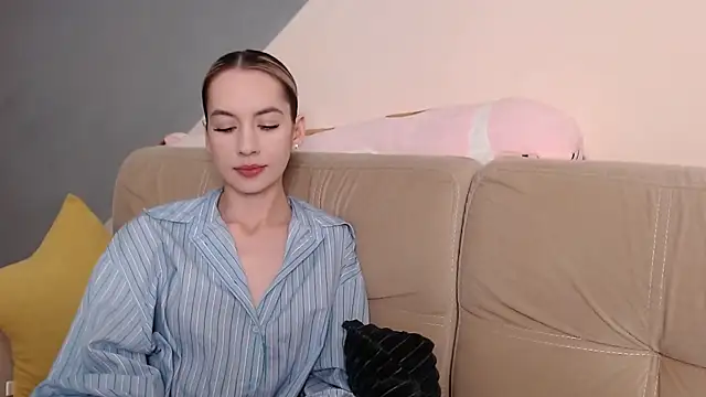 AmbrielHailey online show from October 25, 7:10 pm