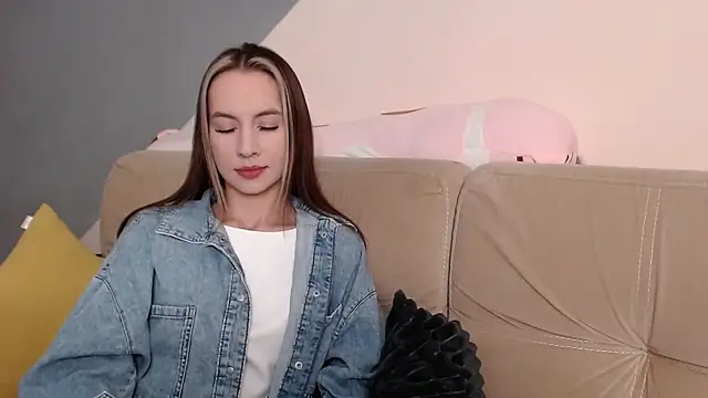 AmbrielHailey online show from October 18, 1:08 am