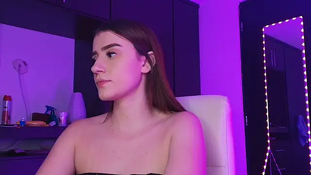 TinaJonnes  online show from April 27, 6:10 am