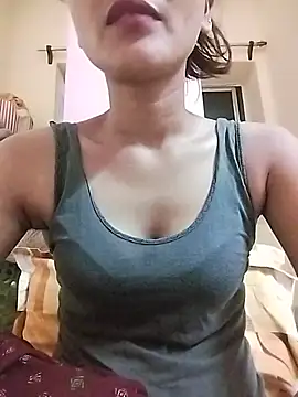 MISSQUEEN48 online show from July 14, 2:55 pm