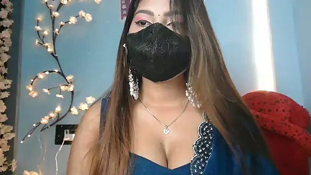 Reena Singh53 online show from February 4, 1:25 pm