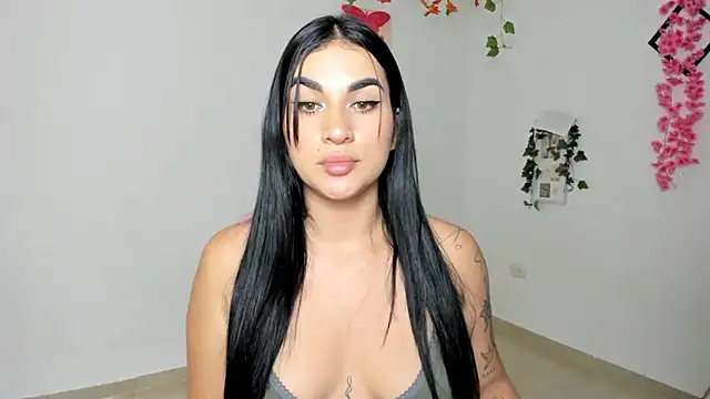 Emic  online show from February 12, 8:10 pm