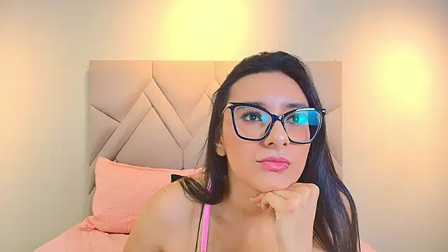 Isis Osman online show from March 22, 2:01 pm