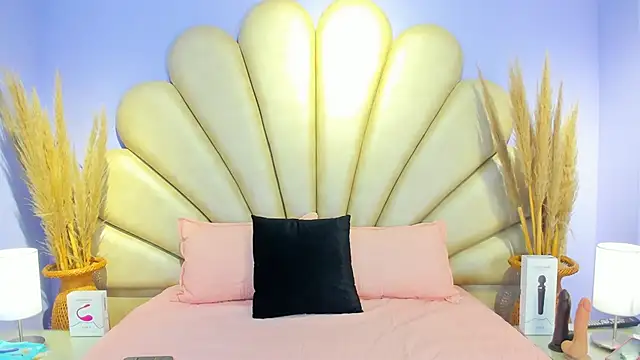 Isis Osman online show from April 22, 7:55 pm