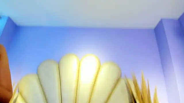 Isis Osman online show from April 23, 7:49 pm