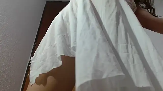 anybellucci43 online show from March 30, 3:39 am