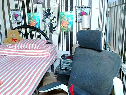 TsyummyCock4u online show from April 24, 1:14 pm