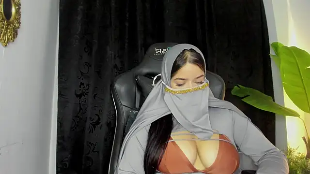 janna isa online show from June 10, 11:14 pm