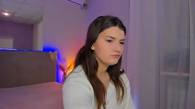 Laura Leee online show from March 17, 6:17 am