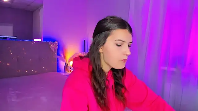 Laura Leee online show from April 25, 5:21 am