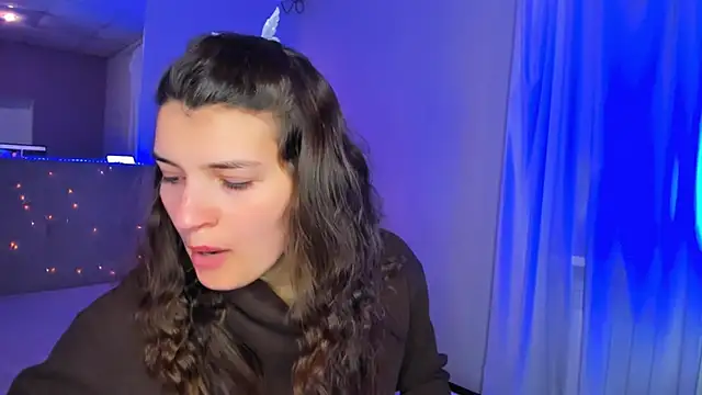 Laura Leee online show from April 28, 5:11 am