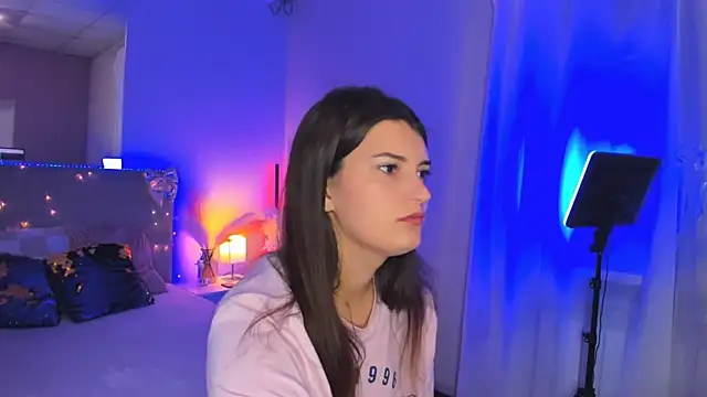 Laura Leee online show from June 11, 5:04 am