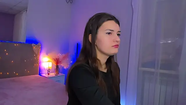 Laura Leee online show from March 12, 6:16 am