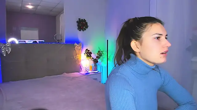 Laura Leee online show from December 21, 6:17 am