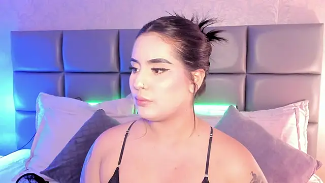 SpicySugar  online show from April 13, 8:09 pm