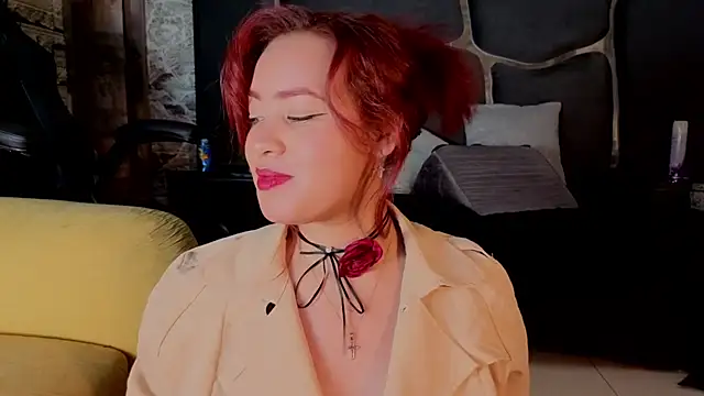 Estrella05  online show from October 18, 5:10 am