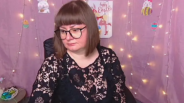 ZannaDreil online show from March 30, 7:35 pm