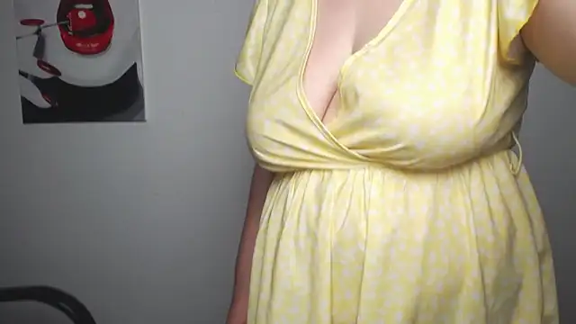 ZannaDreil online show from May 27, 1:57 am