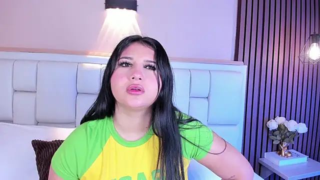 AvyMilton online show from April 27, 11:40 am