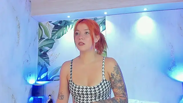 MelaniieRoux online show from April 25, 7:44 pm